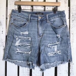 Judy Blue Distressed Denim Jean Shorts 1XL Medium Wash Raw Hem Boho Stretch Cute
